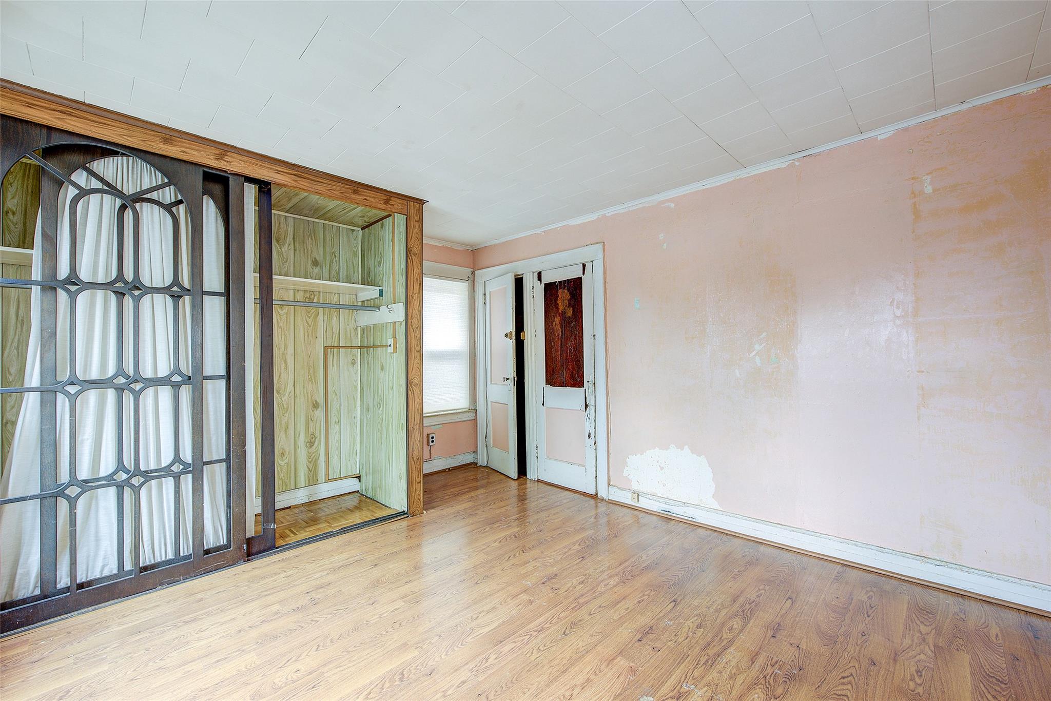 #16 photo, 88-22 186th Street, Hollis , NY 11423