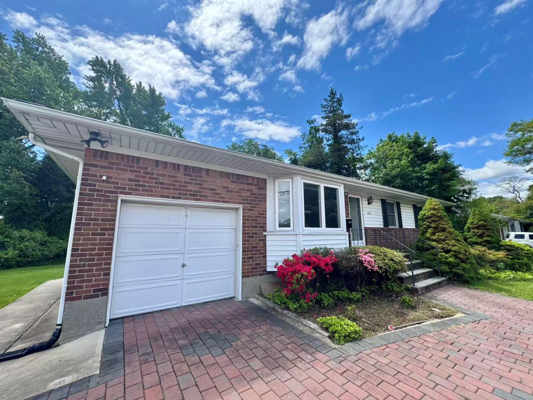 #1 photo, 663 Woodbury Road, Syosset , NY 11791