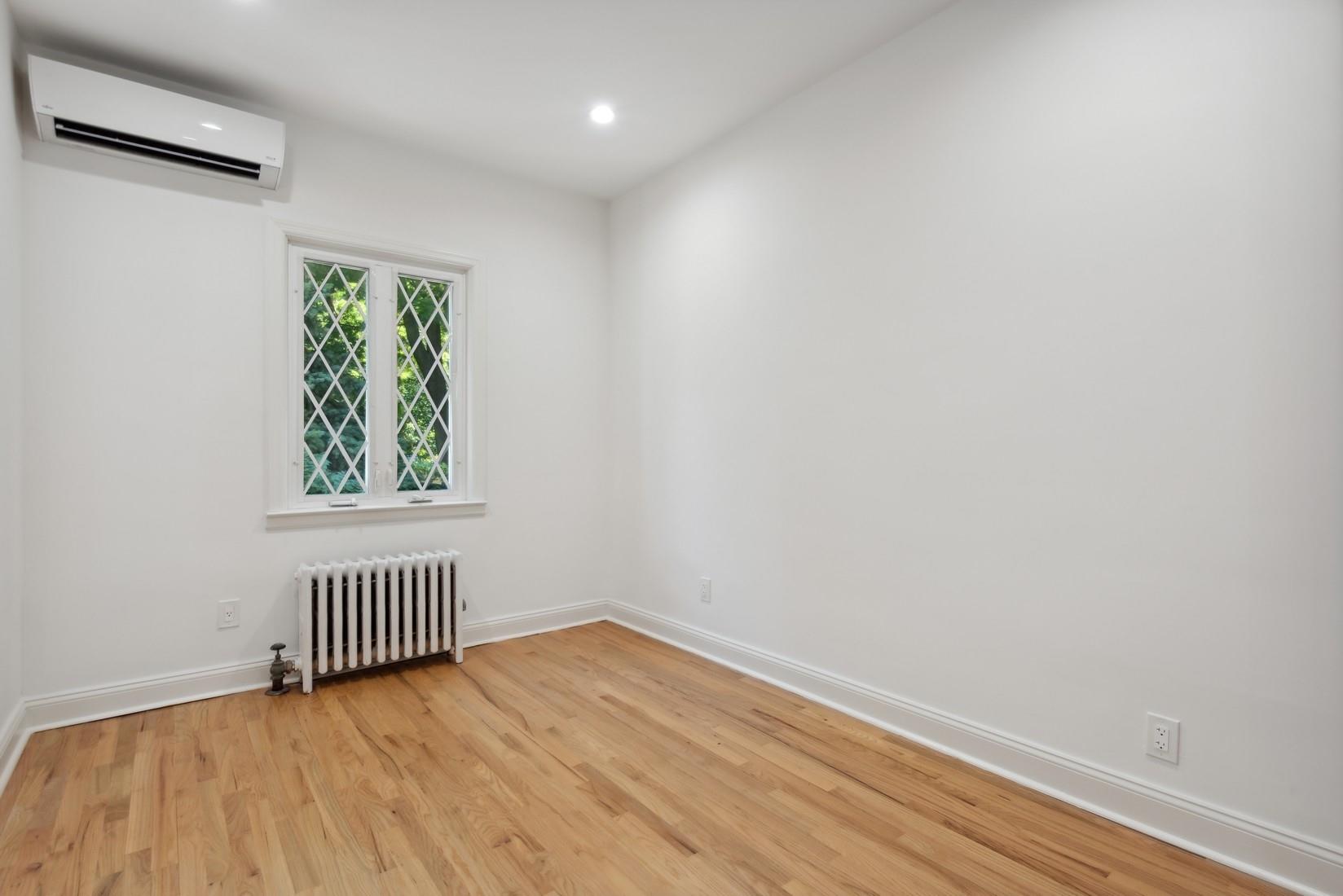 #7 photo, 64-23 Alderton Street, クイーンズ区 Rego Park , NY 11374