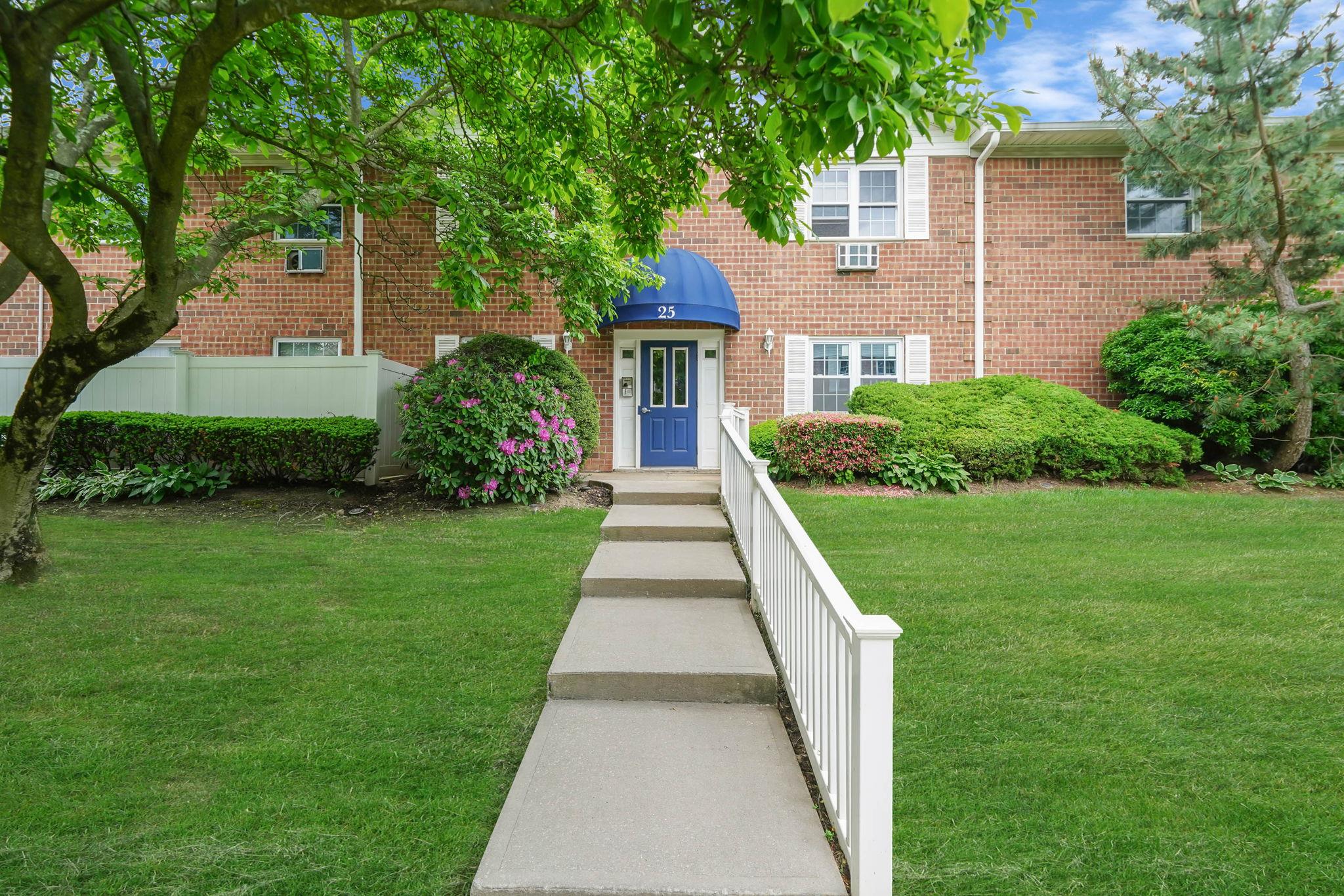 #1 photo, 460 Old Town Road, Port Jefferson Station , NY 11776