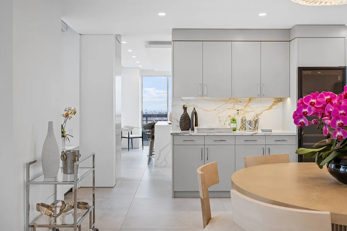 #19 photo, 422 E 72nd Street, マンハッタン Lenox Hill , NY 10021