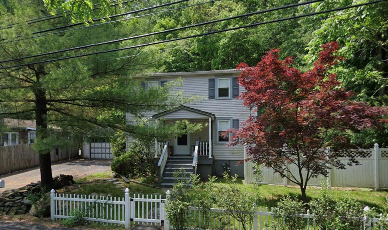 #1 photo, 406 Christian Herald Road, 紐約州 Valley Cottage , NY 10989