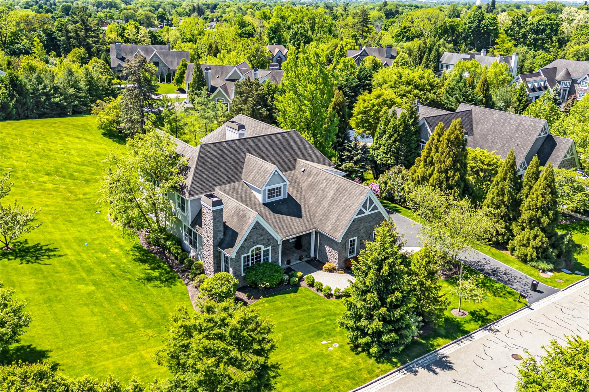 #1 photo, 55 Westgate Road, Muttontown , NY 11791