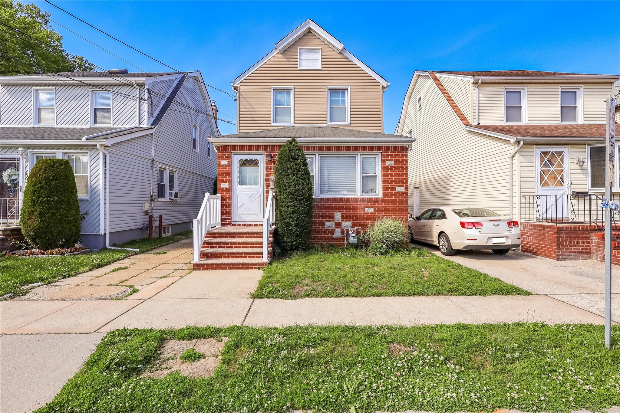 #1 photo, 105 Pilgrim Place, ناسو Valley Stream , NY 11580