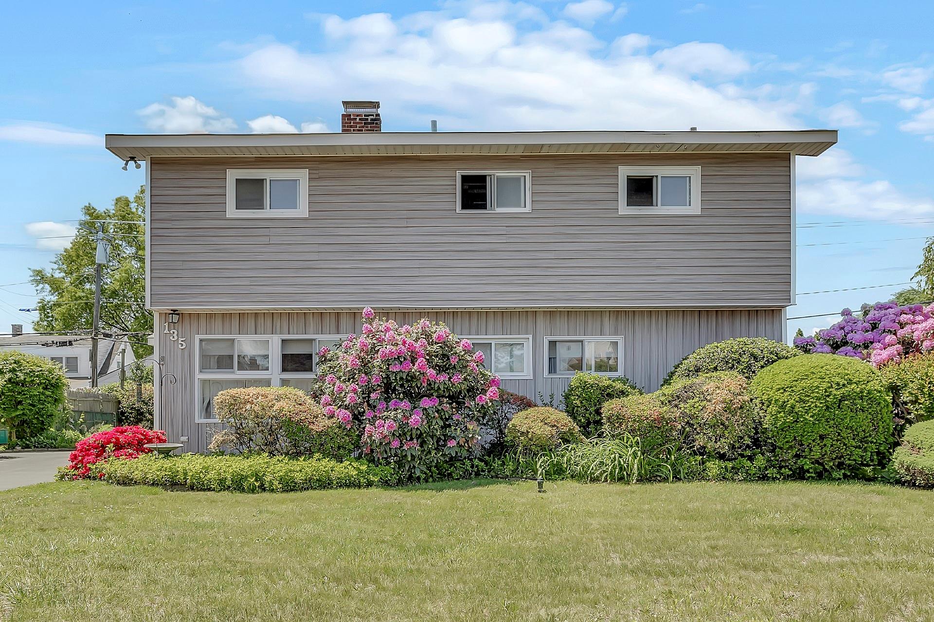 #1 photo, 135 Sunrise Lane, Levittown , NY 11756