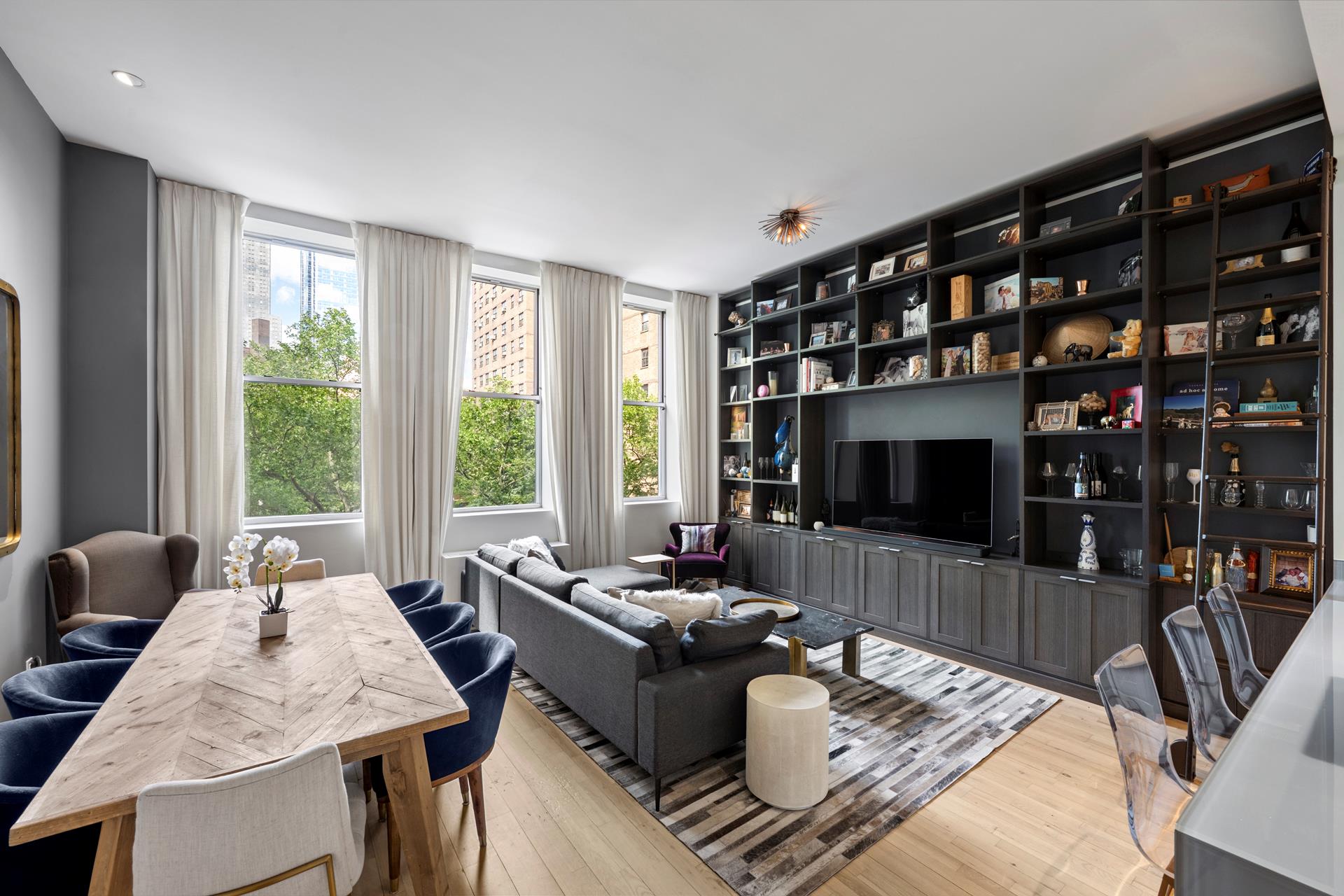 #1 photo, 420 W 25TH Street, Chelsea , NY 10001