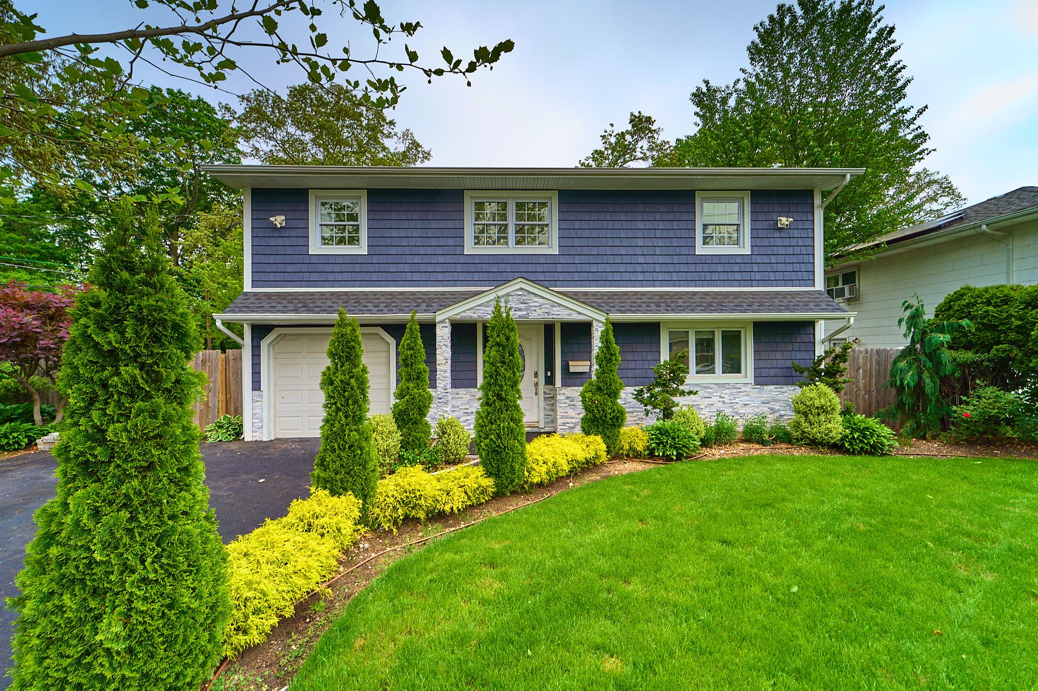 #1 photo, 2 Hawthorne Street, Farmingdale , NY 11735