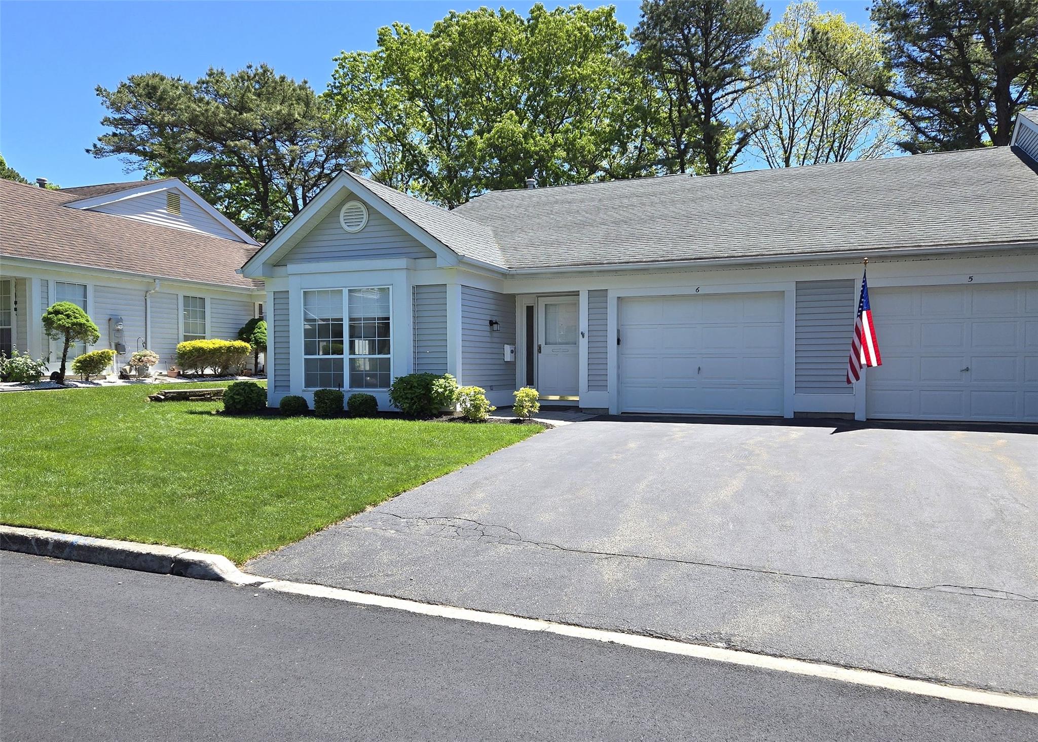 #1 photo, 6 Brookville Court, Ridge , NY 11961