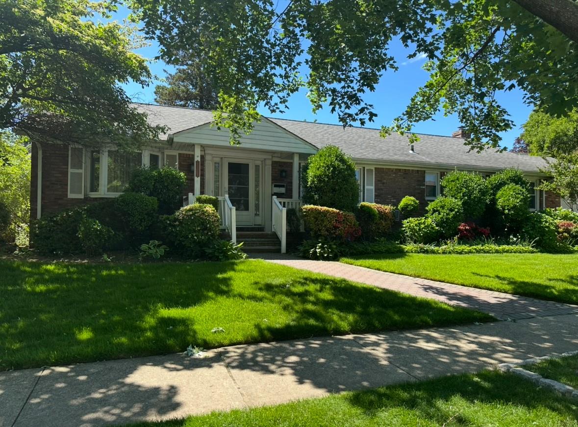 #1 photo, 210-16 36TH Avenue, 皇后區 貝塞 Bayside , NY 11361