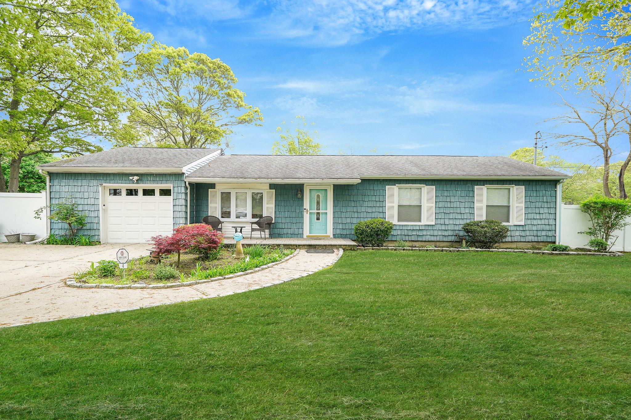 #1 photo, 4 Allanwood Drive, Shirley , NY 11967