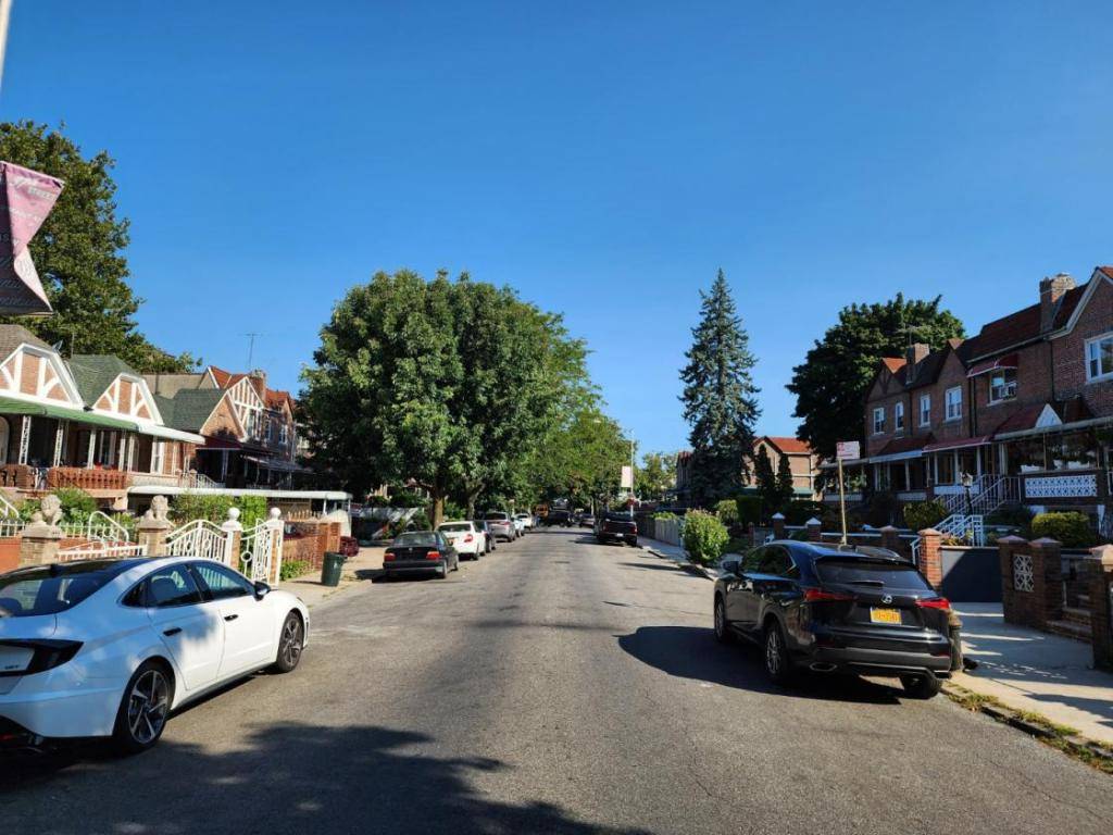 #3 photo, 775 E 37th St, ブルックリン区 Brooklyn , NY 11210