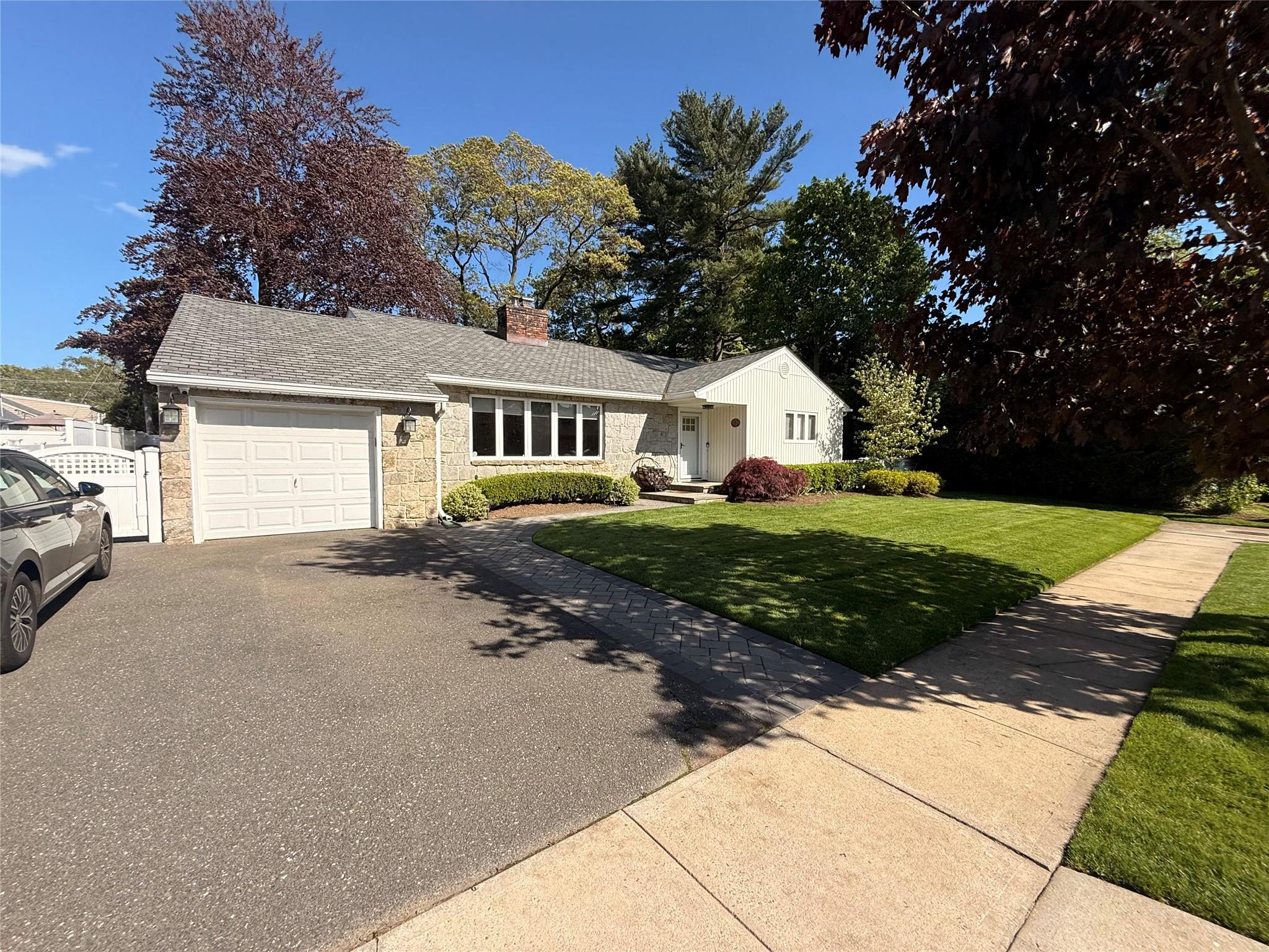 #1 photo, 5 Windham Road, Rockville Centre , NY 11570