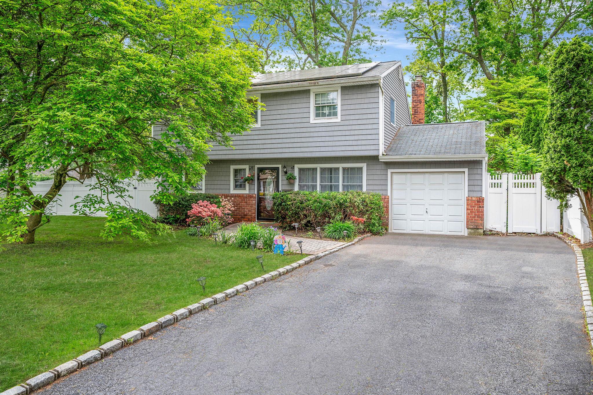 #1 photo, 23 Chester Street, East Northport , NY 11731