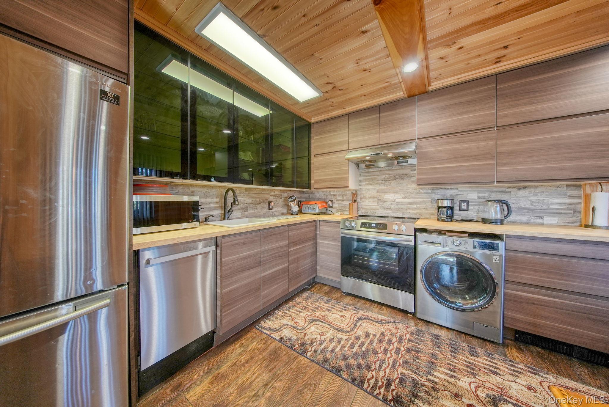 #3 photo, 6 Medallion Road, Kiamesha Lake , NY 12751