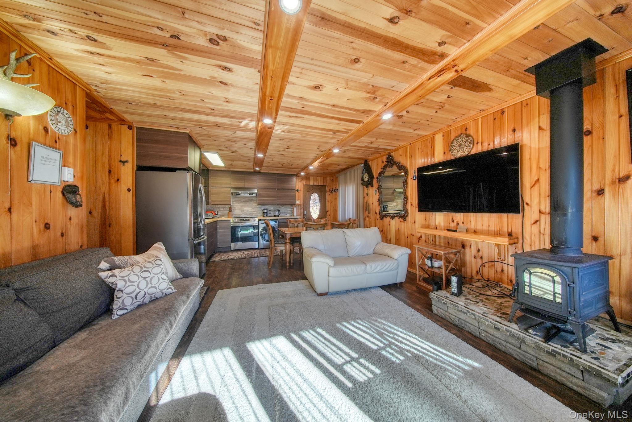 #8 photo, 6 Medallion Road, Kiamesha Lake , NY 12751