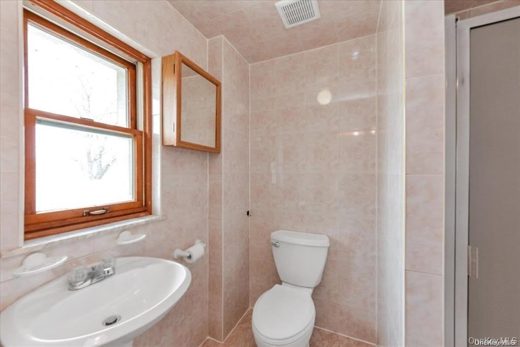 #8 photo, 147-40 Jewel Avenue, クイーンズ区 Kew Garden Hills , NY 11367