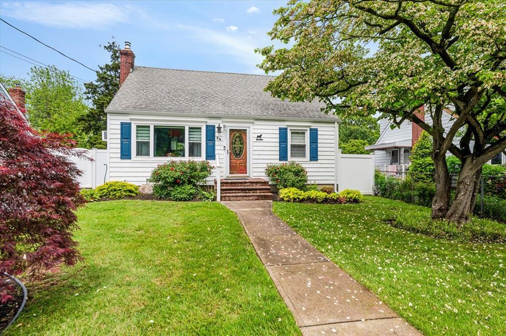 #1 photo, 54 E 14th Street, Huntington Station , NY 11746