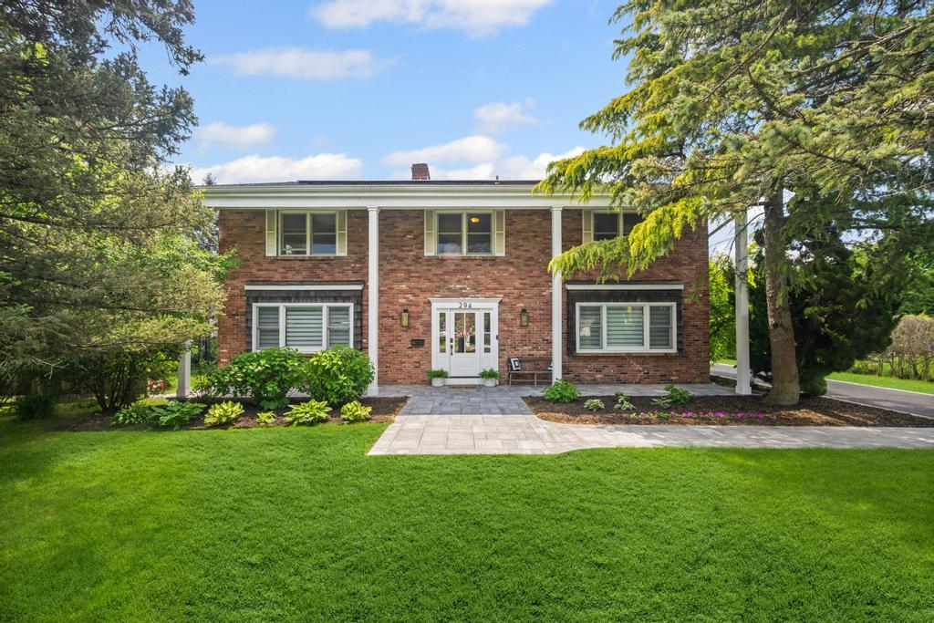 #1 photo, 294 Oak Neck Lane, West Islip , NY 11795