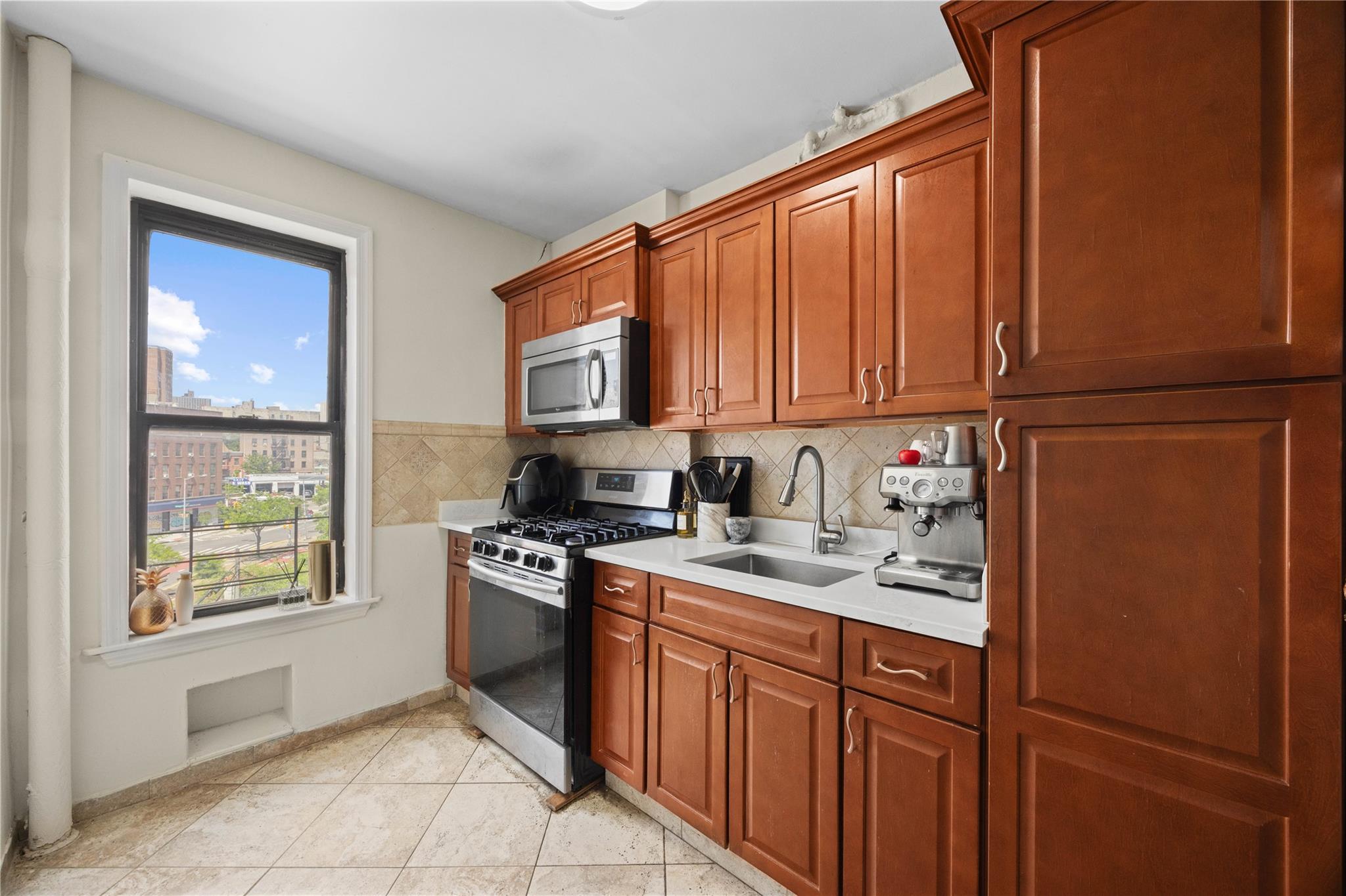 #6 photo, 1372 Shakespeare Avenue, 布朗士 Bronx , NY 10452