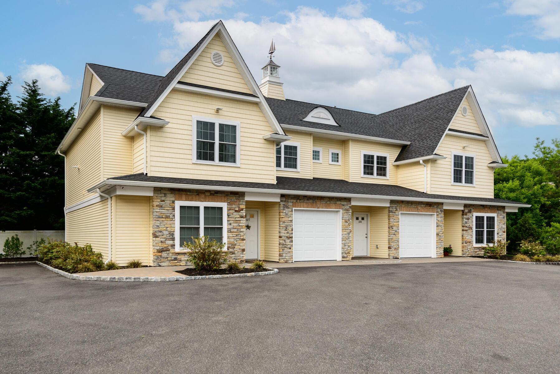 #1 photo, 18 Creek Road, Huntington , NY 11743