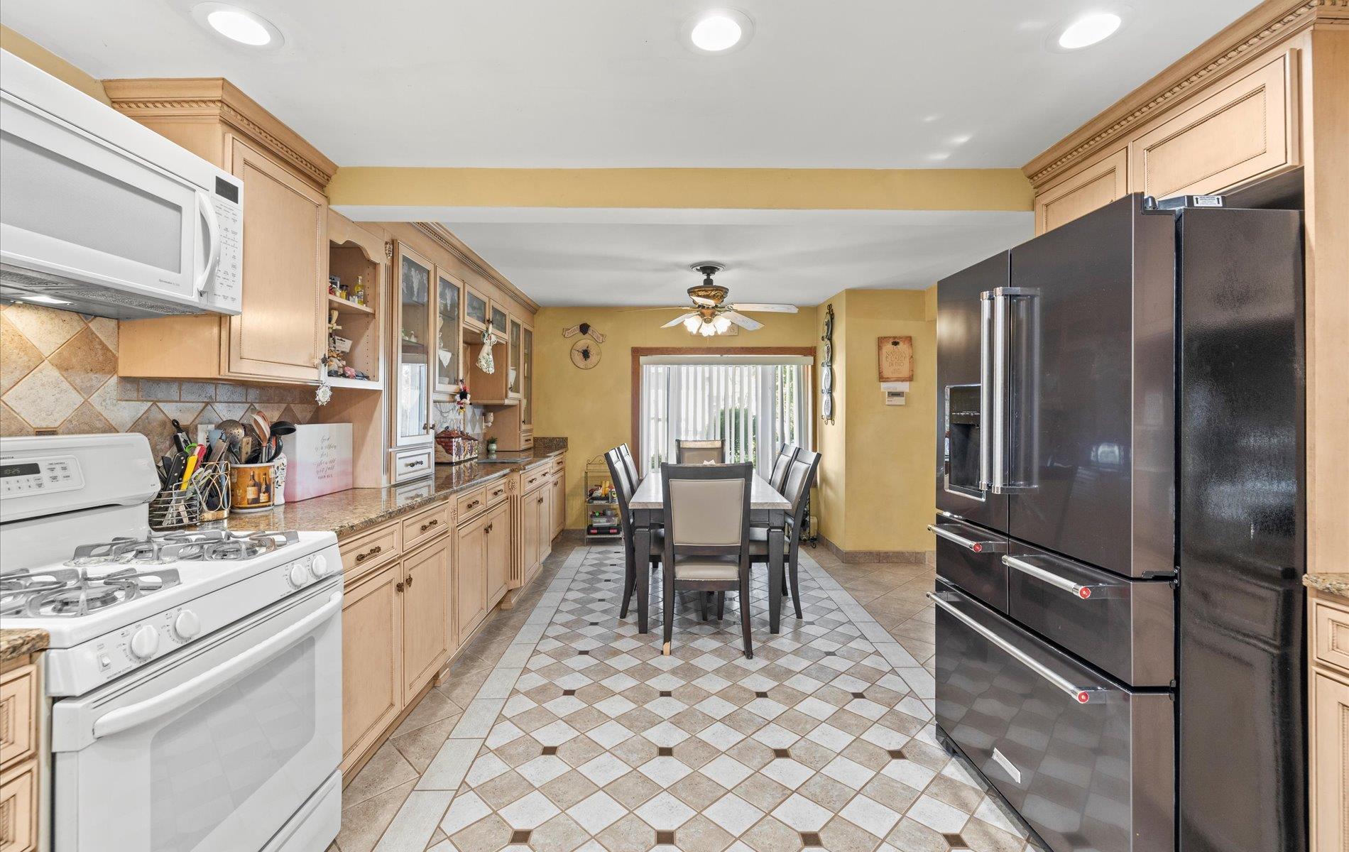 #10 photo, 2730 Court Street, ナッソー郡 Bellmore , NY 11710