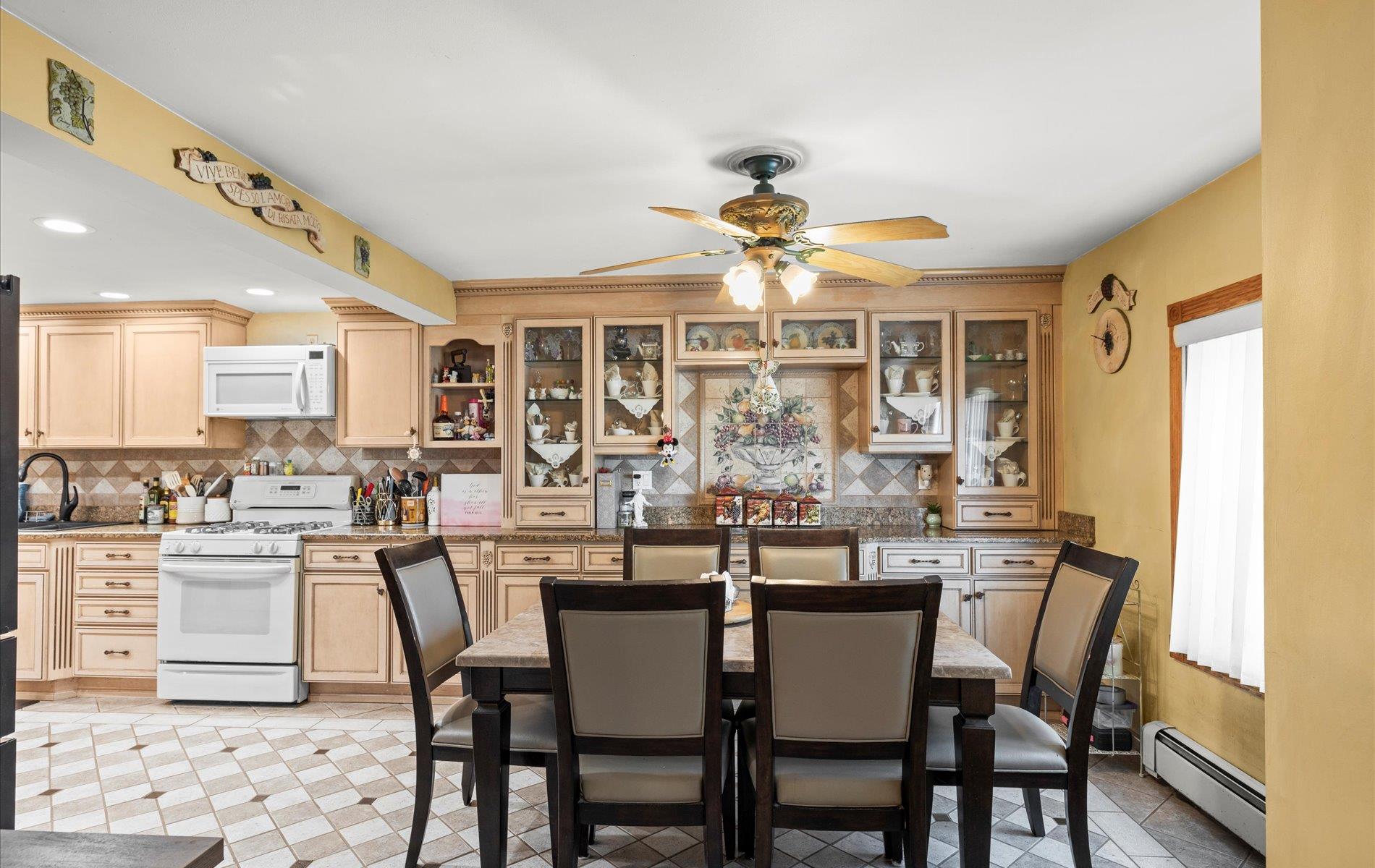 #12 photo, 2730 Court Street, ナッソー郡 Bellmore , NY 11710