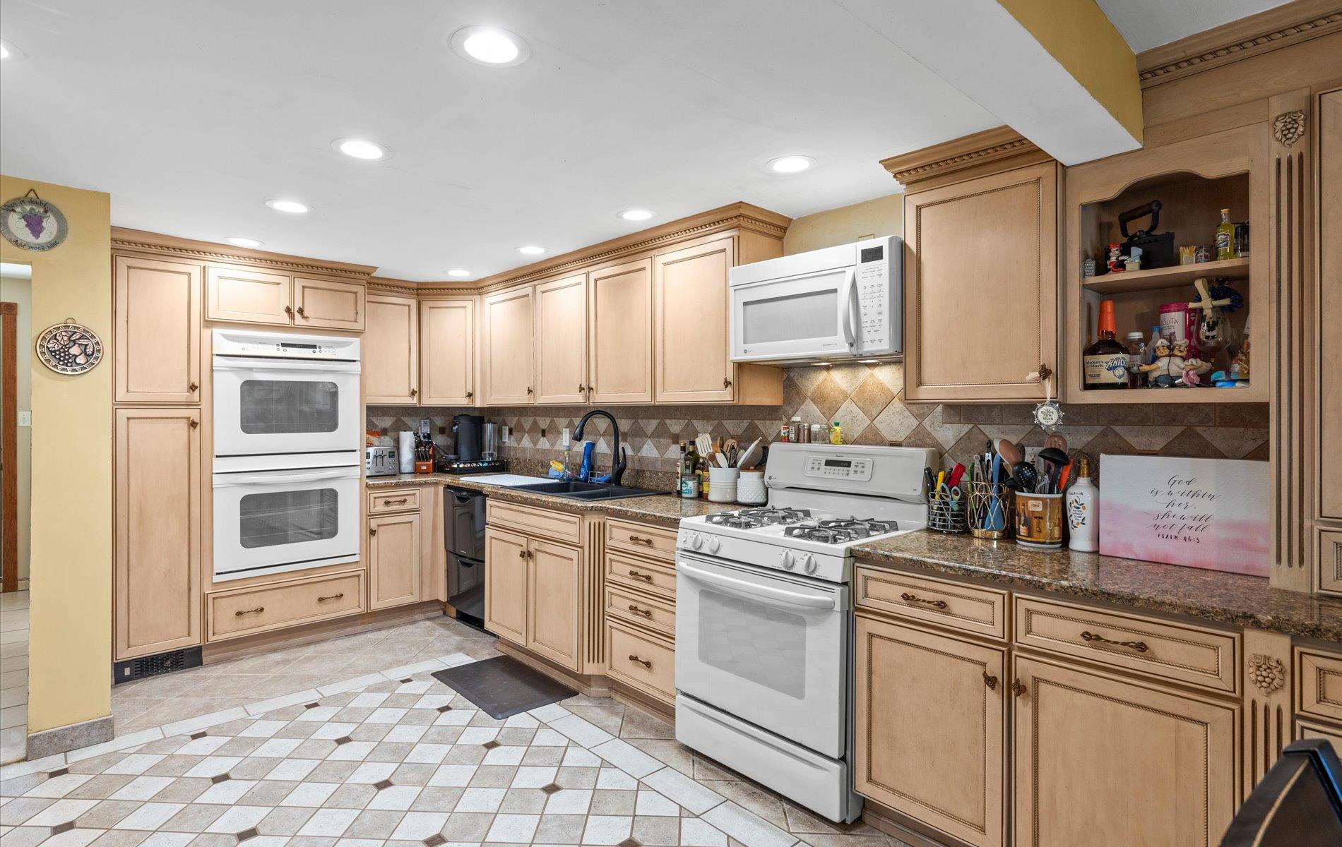 #9 photo, 2730 Court Street, ナッソー郡 Bellmore , NY 11710