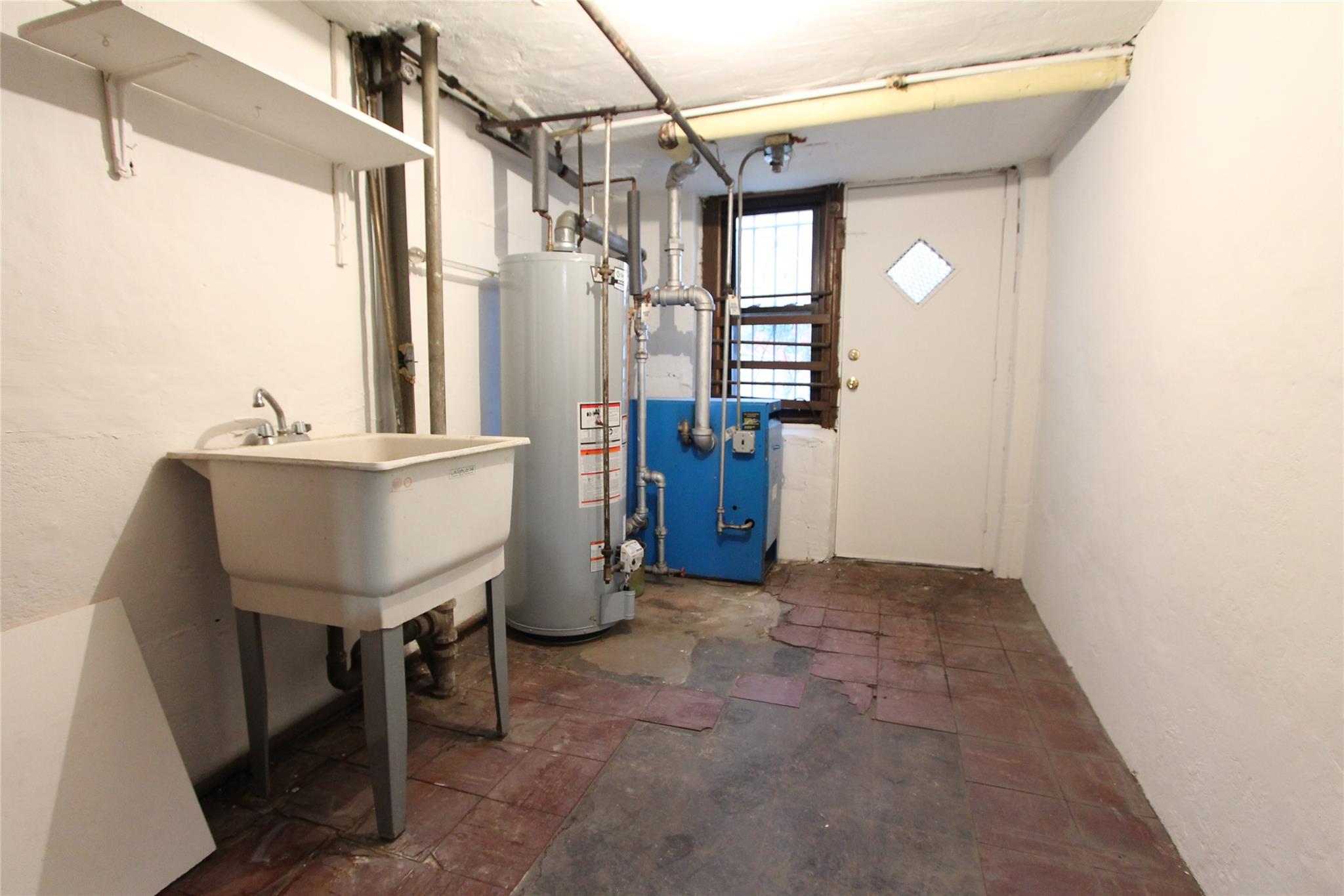 #16 photo, 61-16 84th Street, クイーンズ区 Middle Village , NY 11379