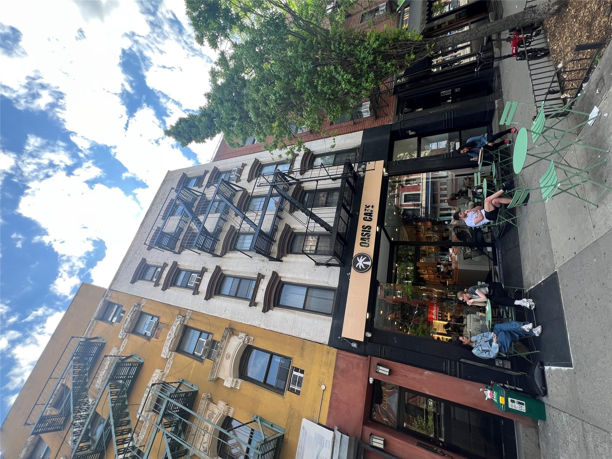 #1 photo, 198 Avenue A, New York (Manhattan) , NY 10009