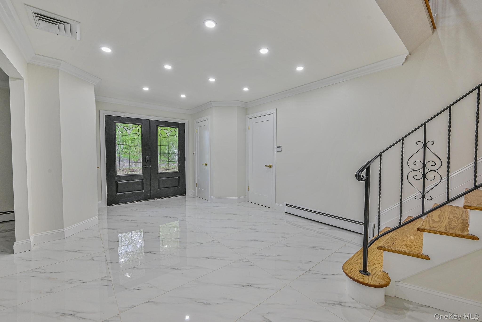 #12 photo, 1 Parkhill Court, Huntington , NY 11743