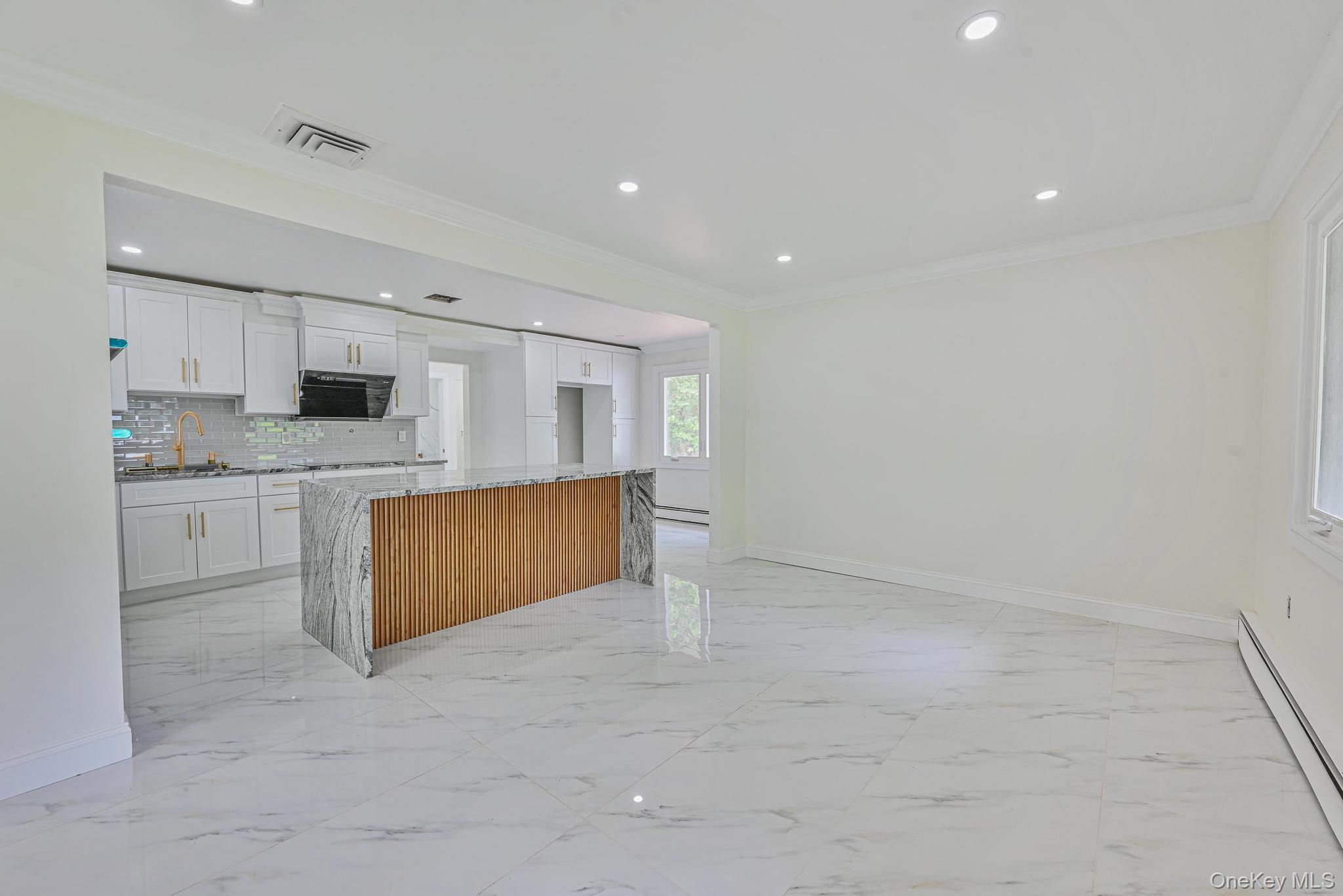 #17 photo, 1 Parkhill Court, Huntington , NY 11743