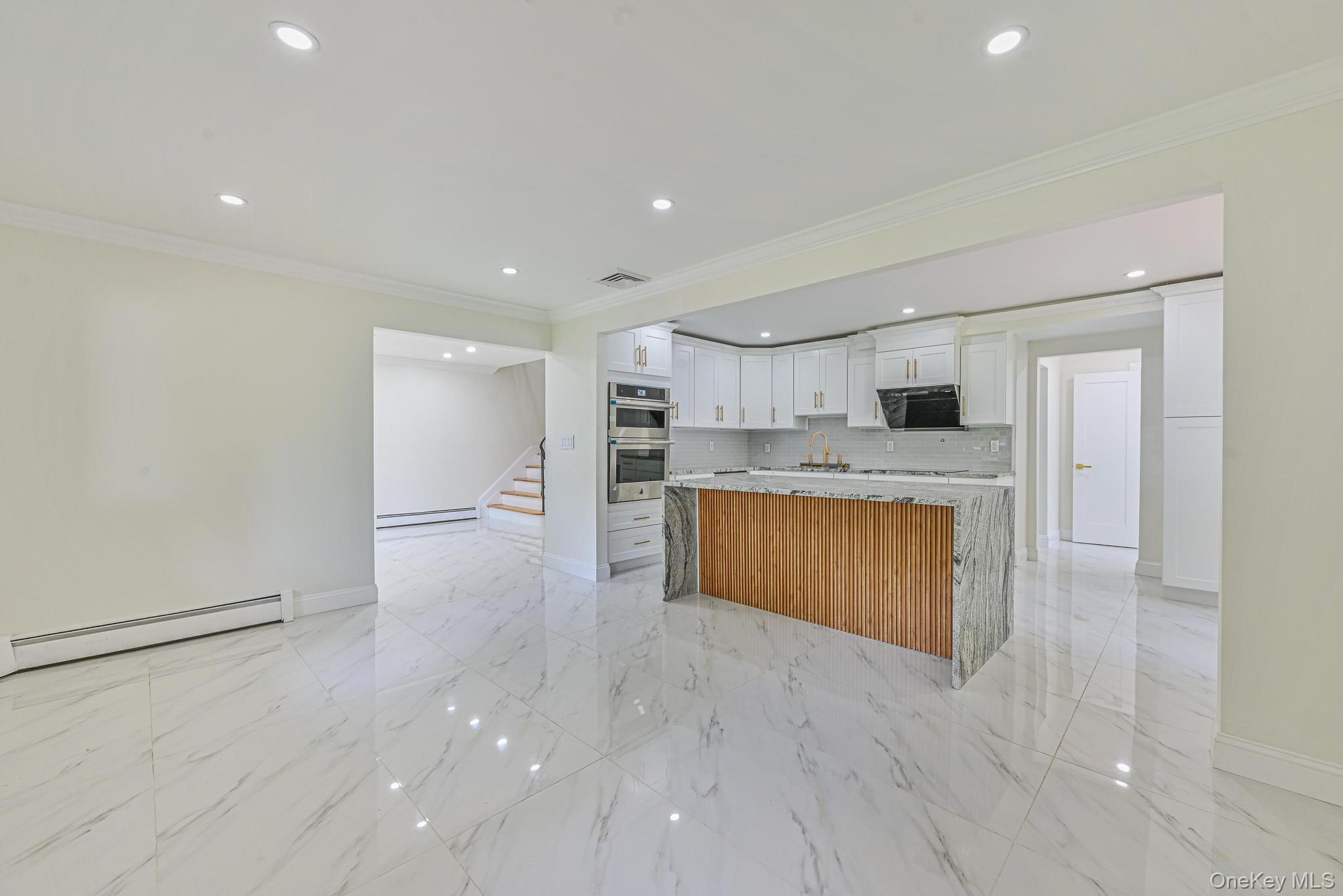 #18 photo, 1 Parkhill Court, Huntington , NY 11743