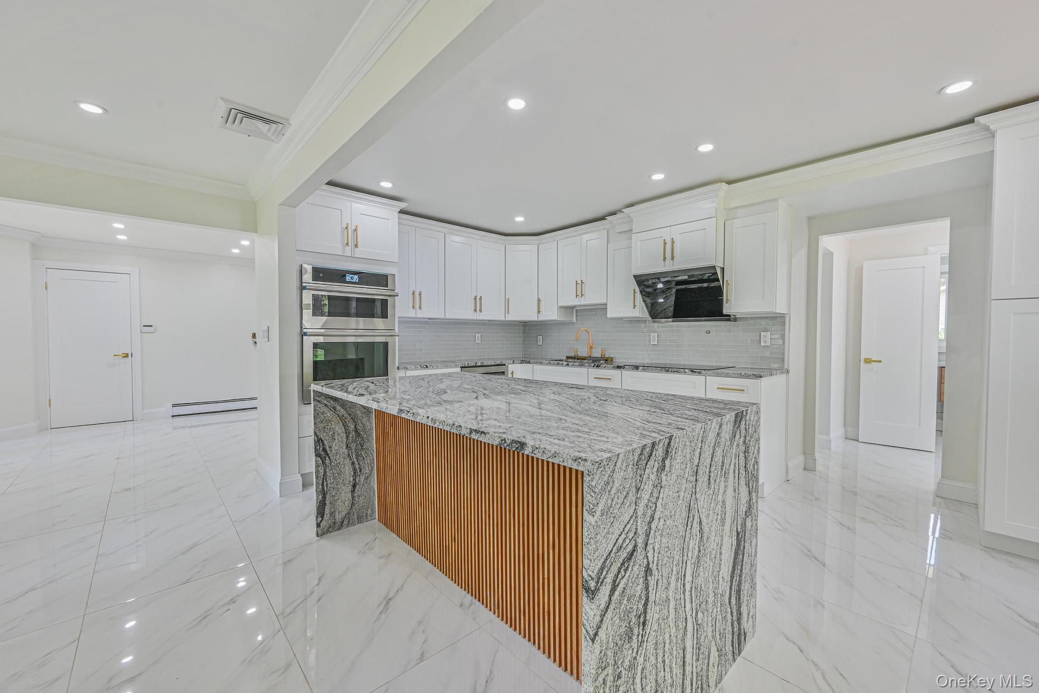 #19 photo, 1 Parkhill Court, Huntington , NY 11743