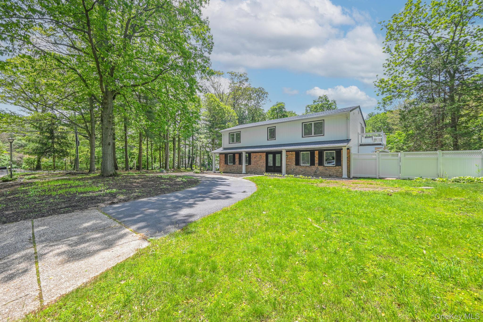 #2 photo, 1 Parkhill Court, Huntington , NY 11743