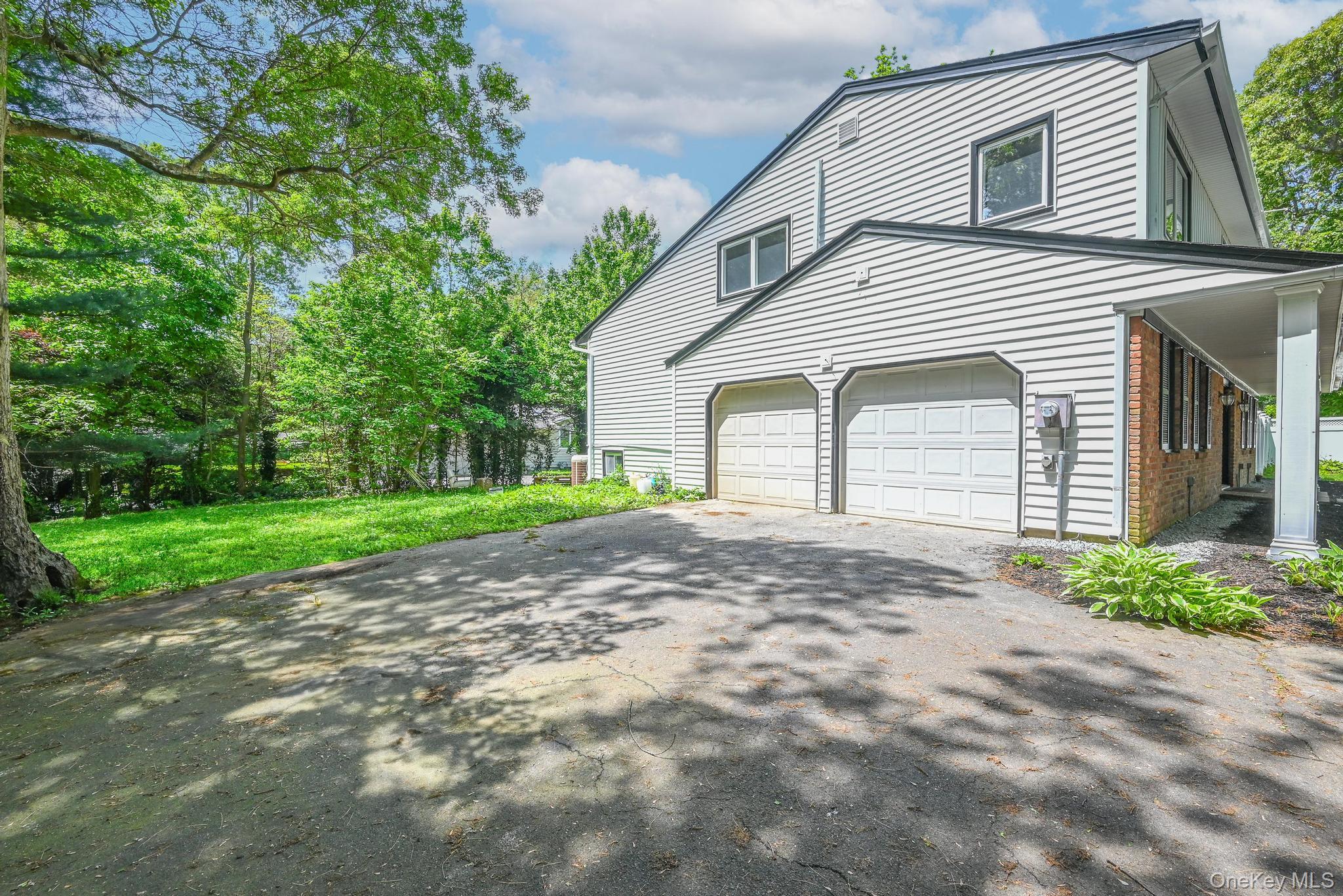 #4 photo, 1 Parkhill Court, Huntington , NY 11743