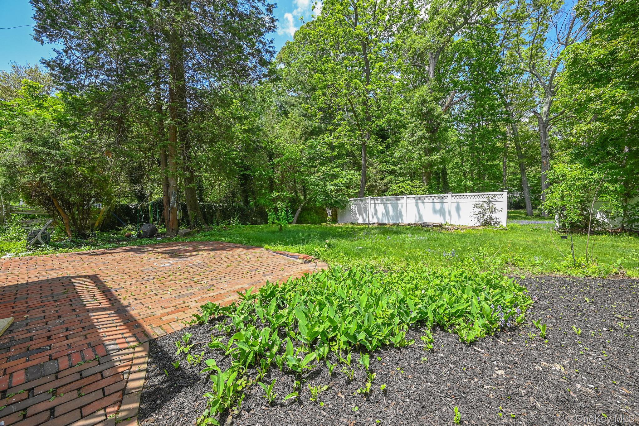 #8 photo, 1 Parkhill Court, Huntington , NY 11743