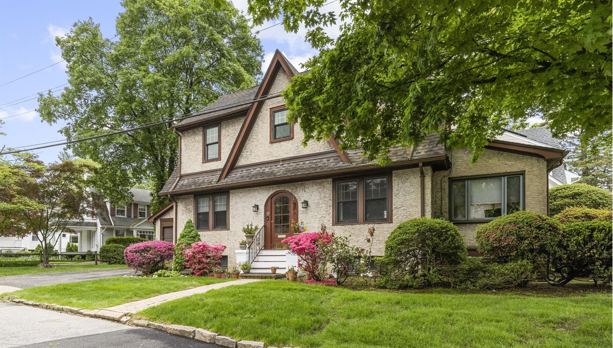 #1 photo, 19 Glenorchy Place, New Rochelle , NY 10804