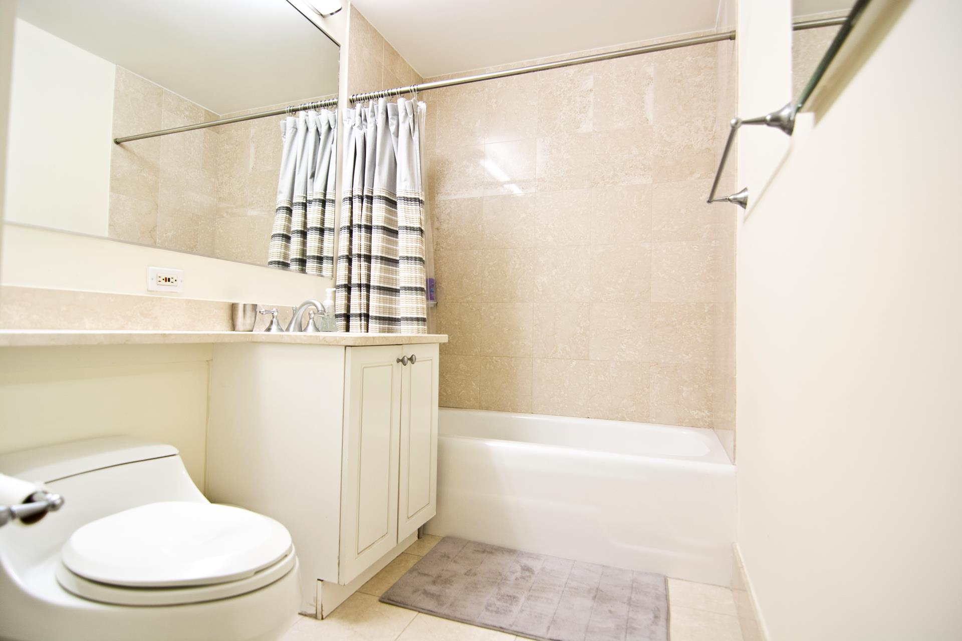 #6 photo, New York City, マンハッタン Yorkville , NY 10128