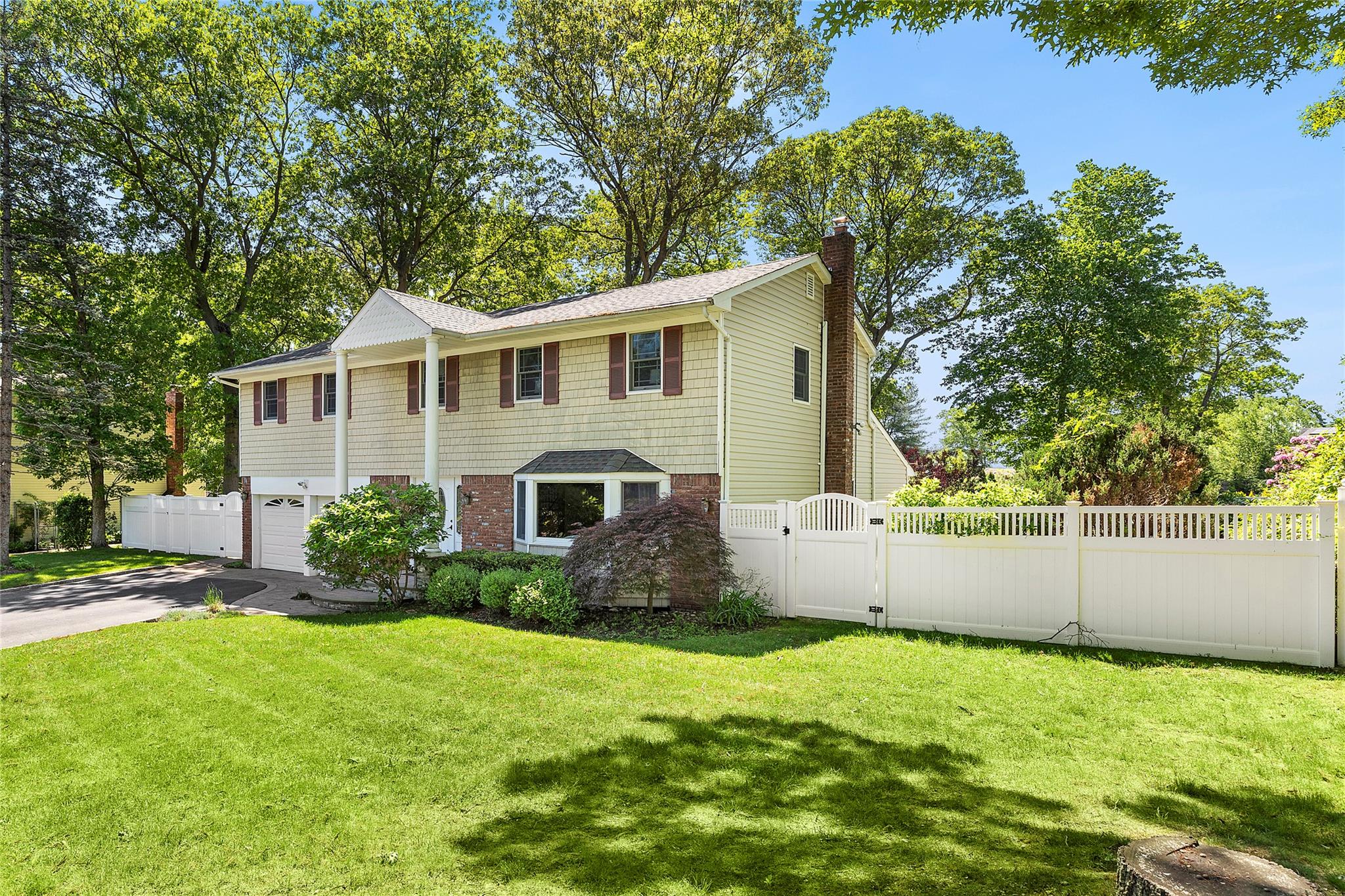 #1 photo, 4 Lt John Olsen Lane, Saint James , NY 11780