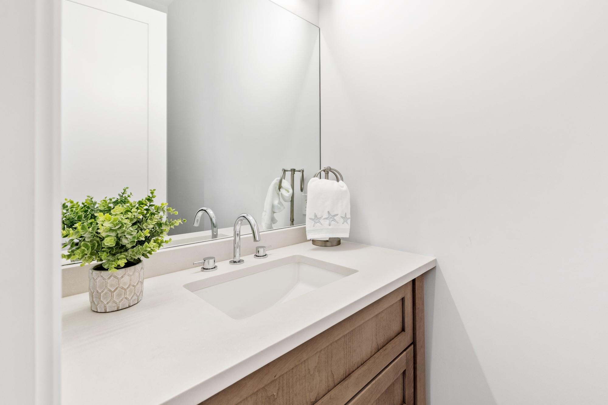 #10 photo, 240 Head of Pond Road, サフォーク郡 Water Mill , NY 11976