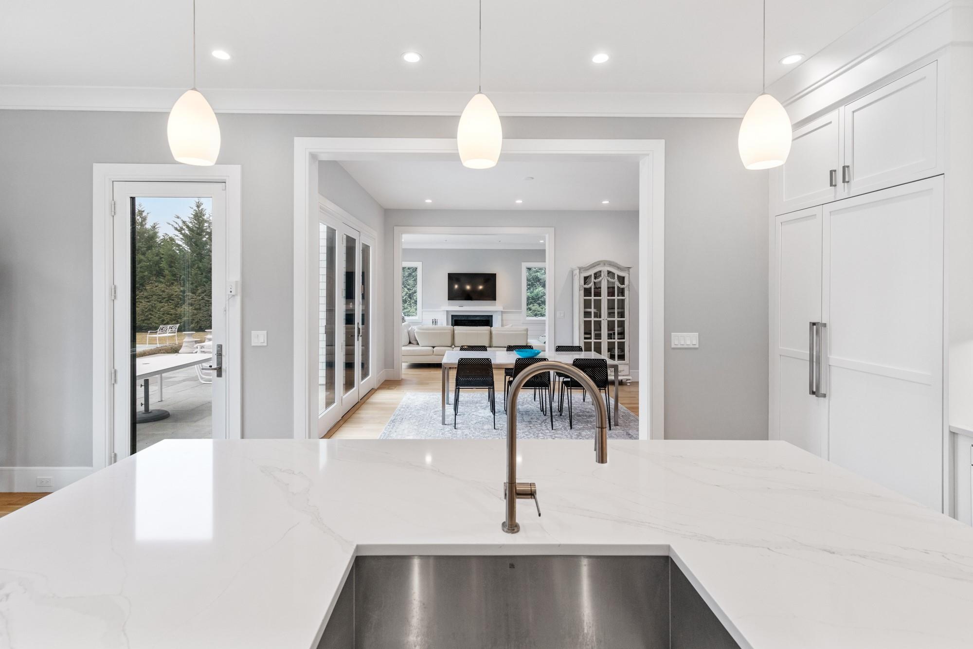 #14 photo, 240 Head of Pond Road, サフォーク郡 Water Mill , NY 11976