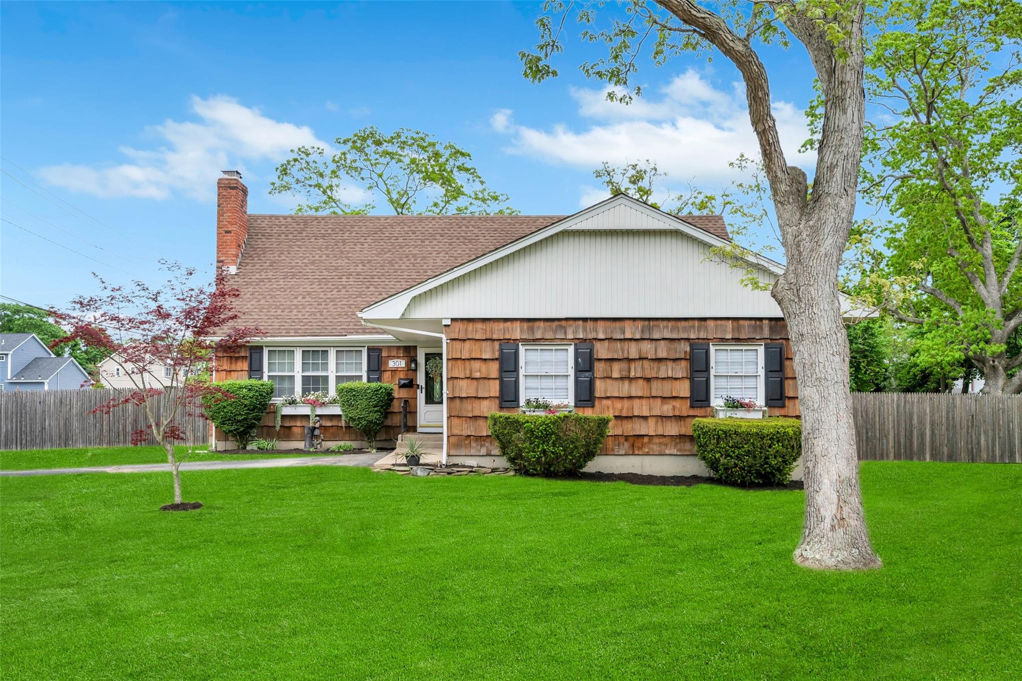 #1 photo, 301 Maple Avenue, 東長島 Patchogue , NY 11772