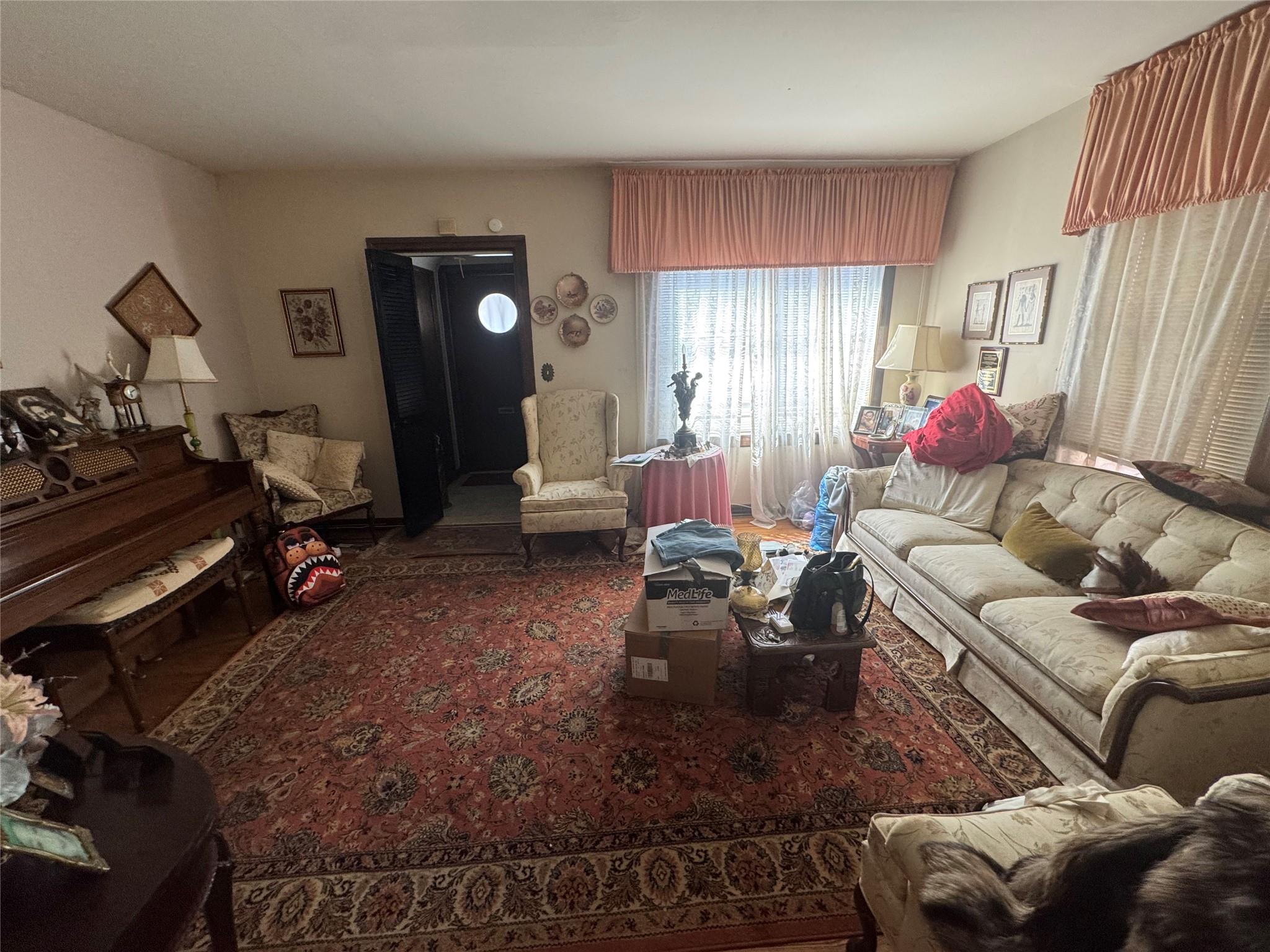 #4 photo, 5307 65th Place, كوينز Maspeth , NY 11378