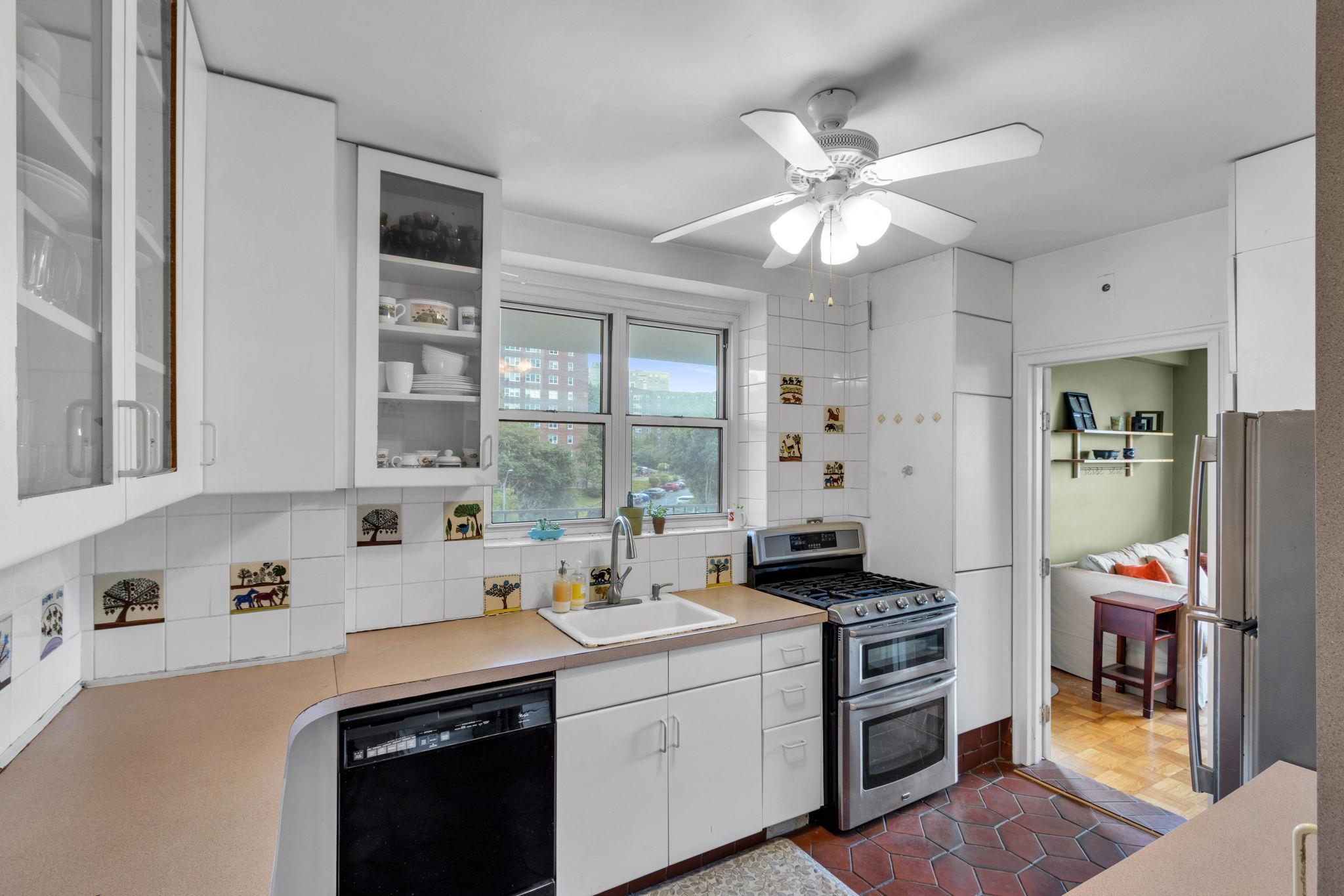 #12 photo, 2601 Henry Hudson Parkway, Bronx , NY 10463