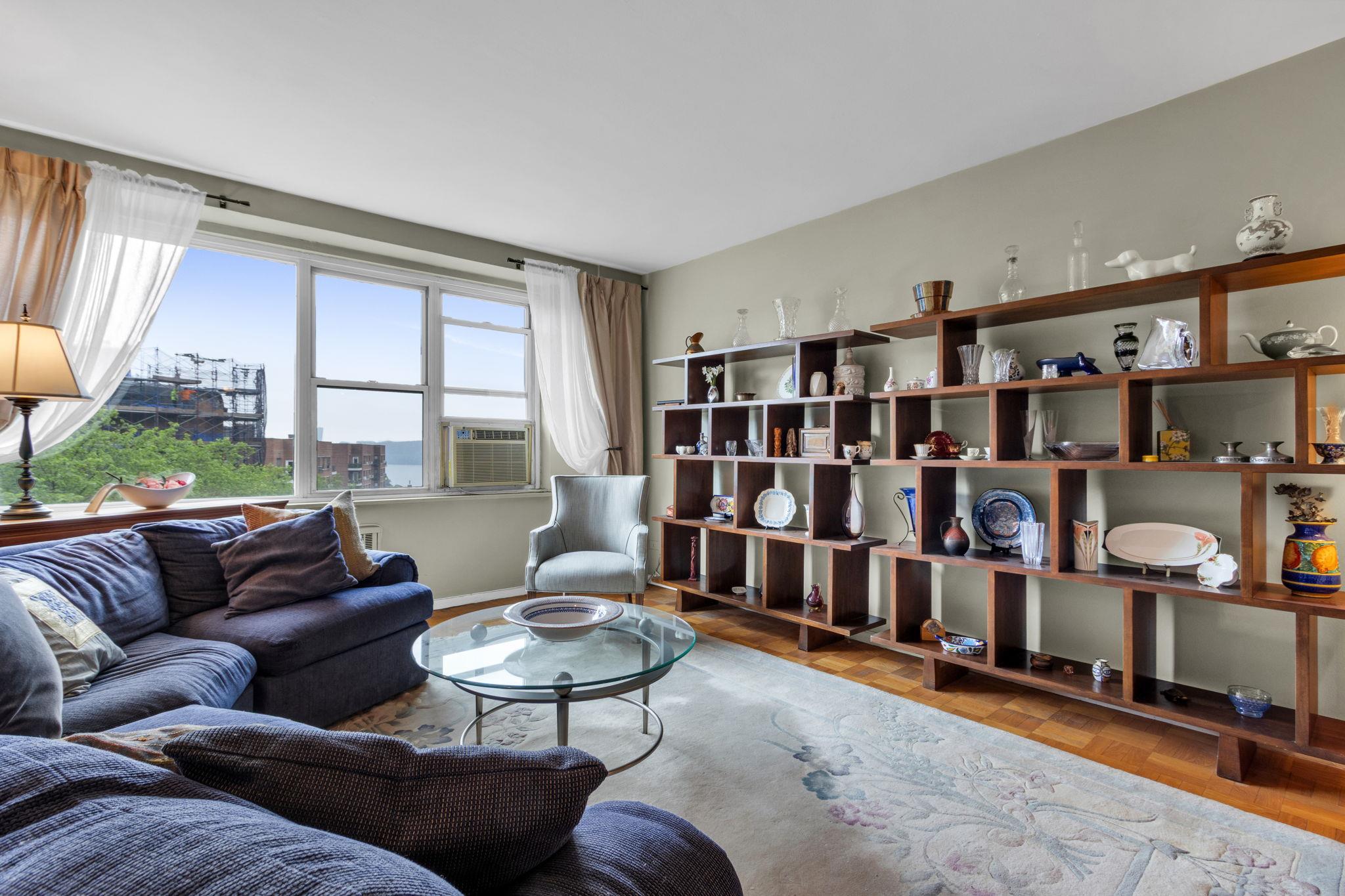 #4 photo, 2601 Henry Hudson Parkway, Bronx , NY 10463