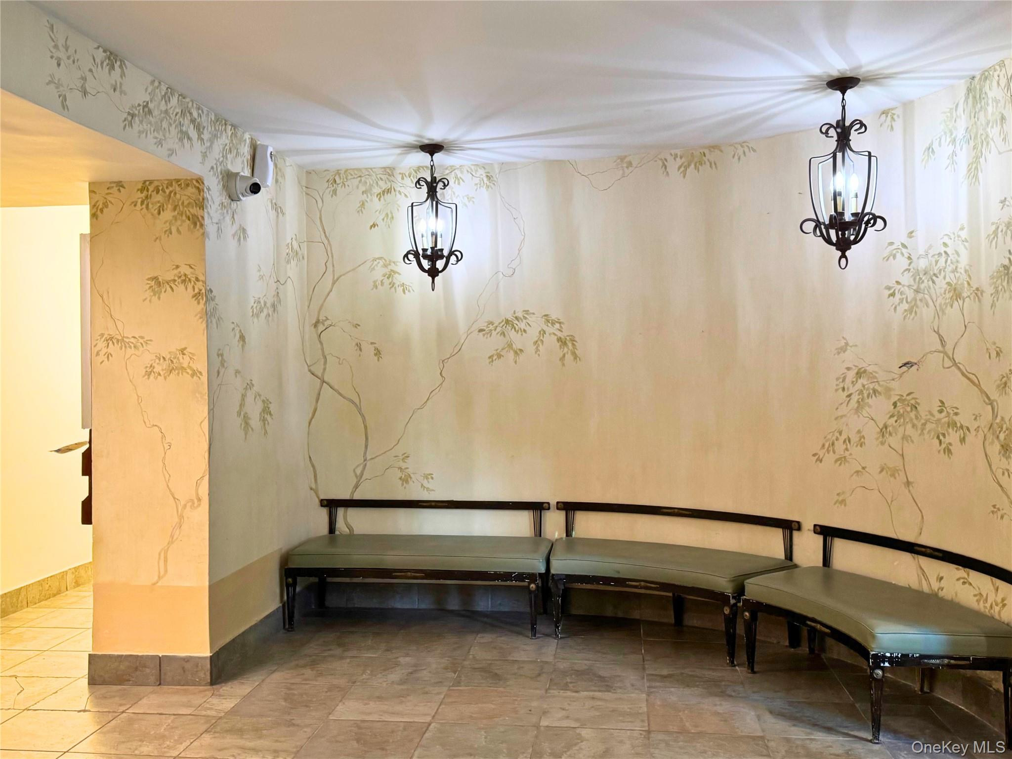 #3 photo, 90-02 63 Drive, 皇后區 雷哥公園 Rego Park , NY 11374