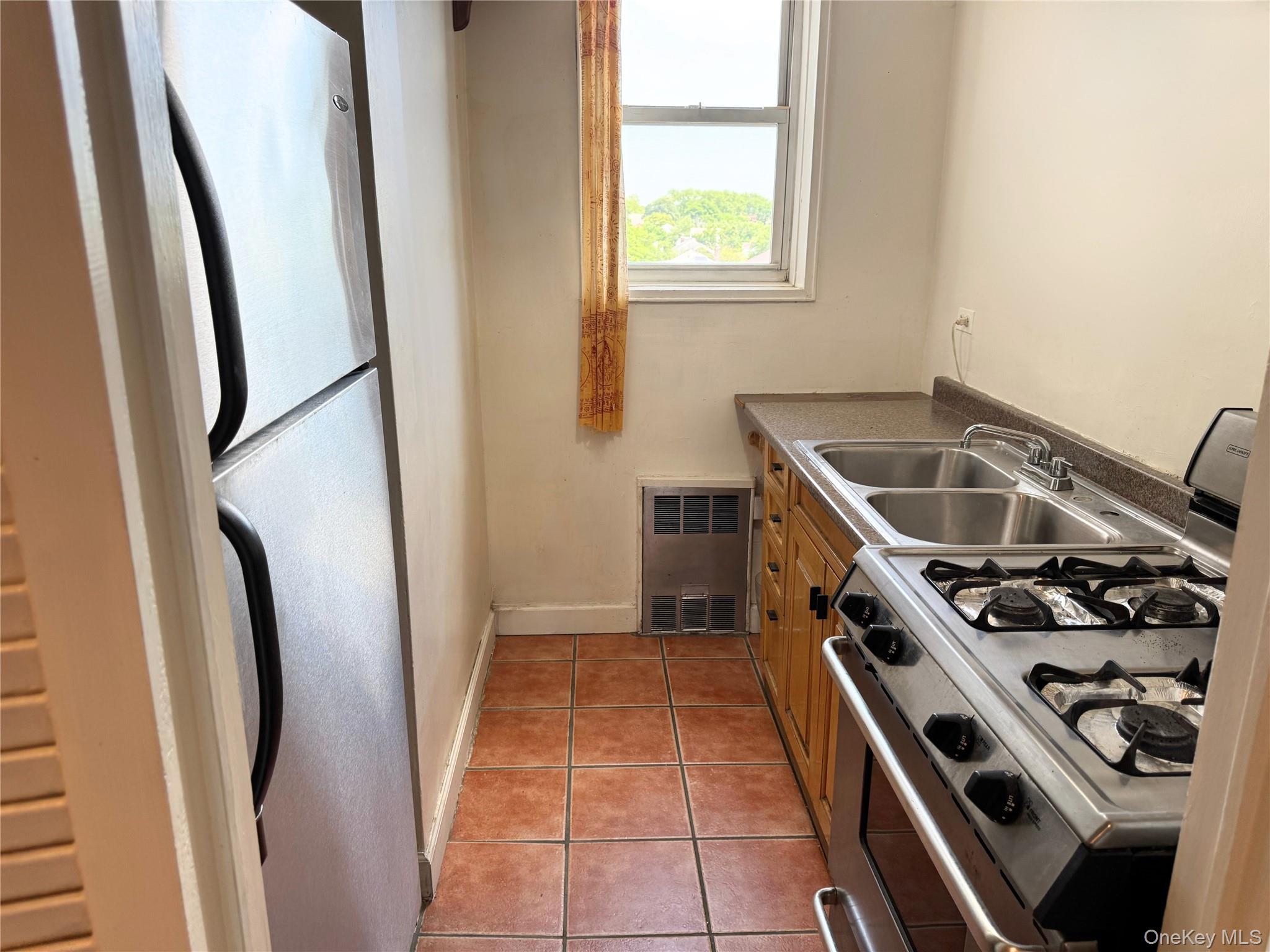 #5 photo, 90-02 63 Drive, 皇后區 雷哥公園 Rego Park , NY 11374