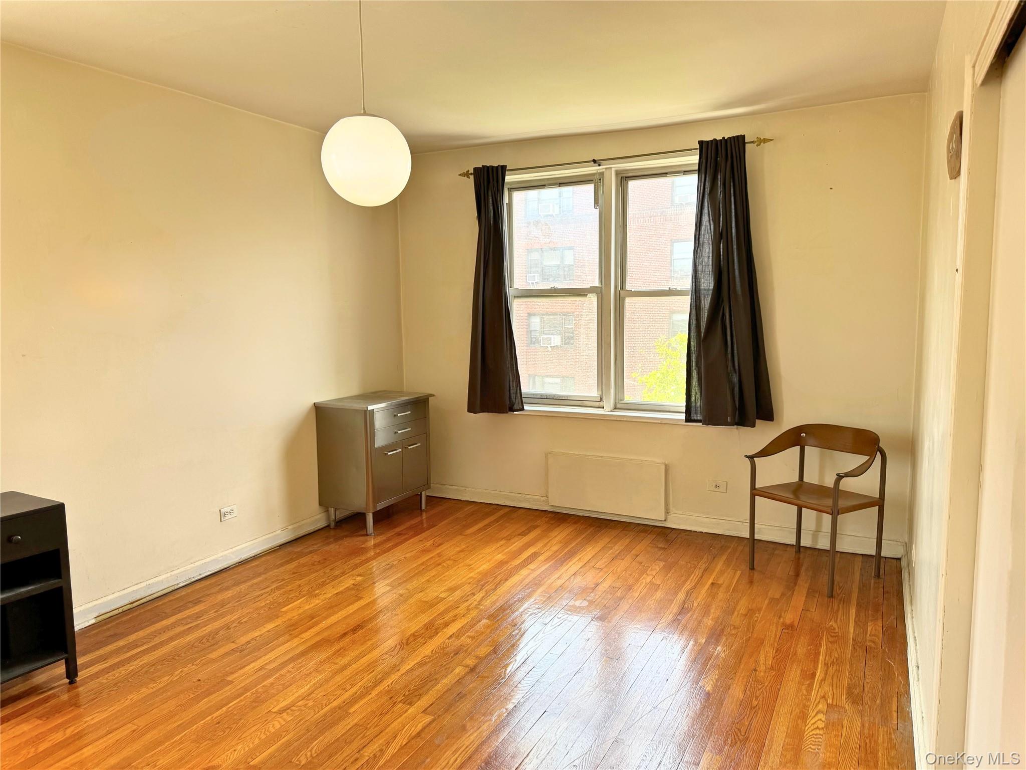 #8 photo, 90-02 63 Drive, 皇后區 雷哥公園 Rego Park , NY 11374