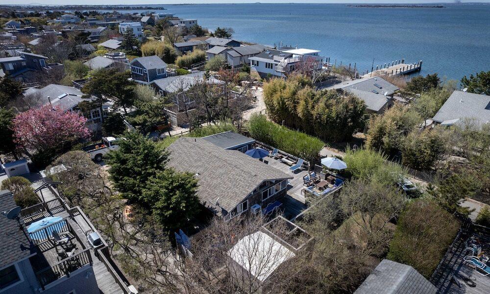 #12 photo, 206 Bay Walk, Dunewood , NY 11706
