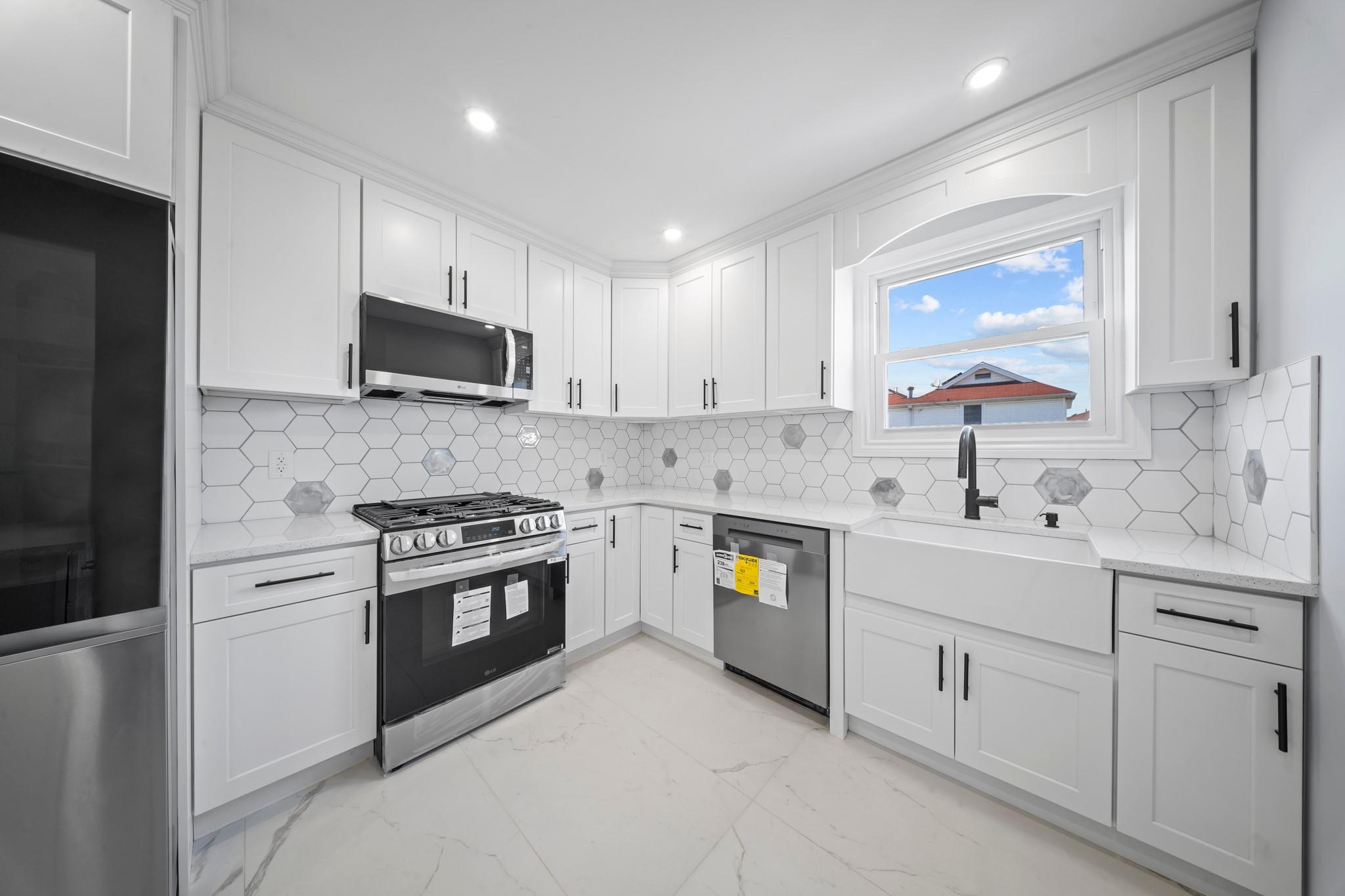 #3 photo, 6916 Almeda Avenue, クイーンズ区 Arverne , NY 11692